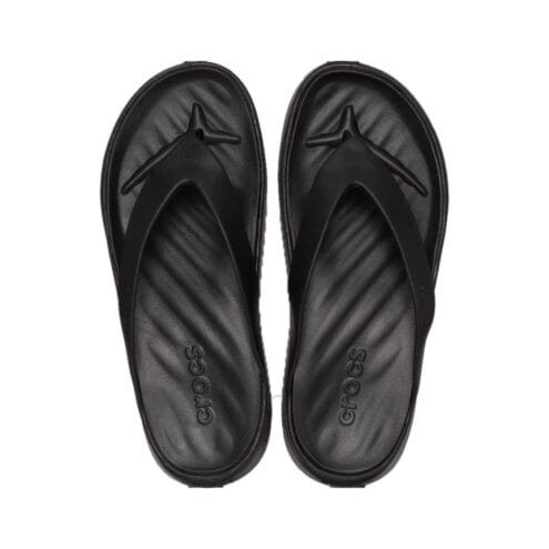 Ett par Otroligt lågviktiga och snygga Crocs Getaway Flip-flop (dam)- ovanifrån