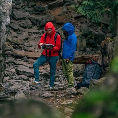 2 modeller har på sig bekväma Black Diamond Notion Pants friluftsbyxor (dam) - 2024