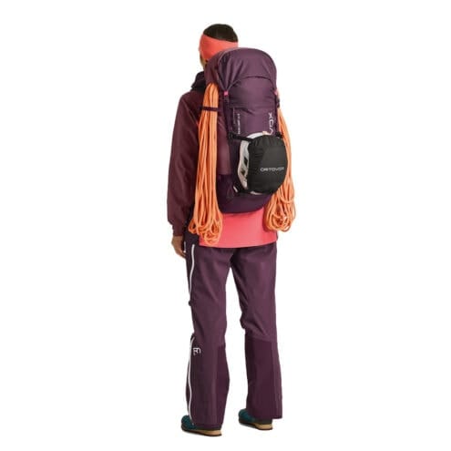 Ortovox Peak Light 30L S vandringsryggsäck (unisex) med klätterutrustning på