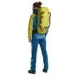 Ortovox Peak Light 32L lågviktsryggsäck (unisex) på en modell