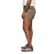 En modell bär Black Diamond Notion Shorts (dam)