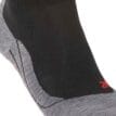 Närbild av lätta och ventilerande Falke TK5 Wander Short Trekking Sock vandringsstrumpor (dam)