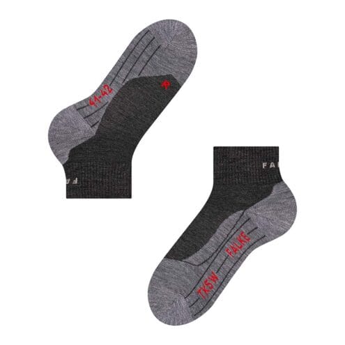 bekväma och luftiga Falke TK5 Wander Short Trekking Sock vandringsstrumpor (herr) brevid varandra