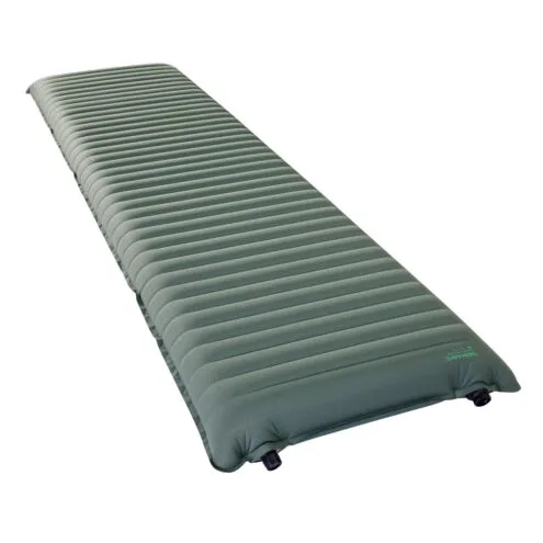 ett lätt Therm-a-Rest NeoAir Topo Luxe uppblåsbart liggunderlag
