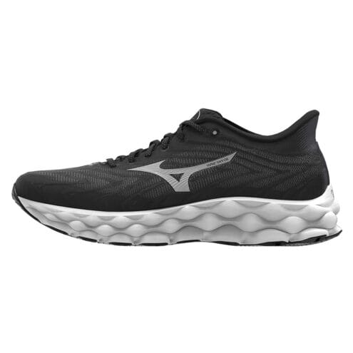 Mizuno Wave Sky 8 löparskor (dam) i en svart/vit färg