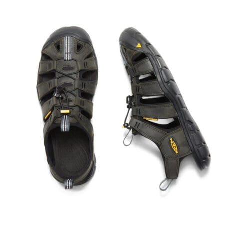 Ovandel och profil av Keen Men’s Clearwater CNX Leather sandaler (herr)