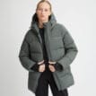 Röhnisch Nellie Jacket vinterjacka (dam) på en modell med öppen framsida