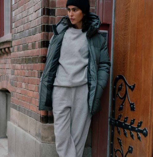 lifestylebild på en Röhnisch Nellie Jacket vinterjacka (dam)