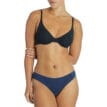 framsida av Adidas Brief microfiber trosor (dam) på en modell