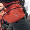 närbild på en Soelden Pro E2 Airbag Pack 32 lavinryggsäck (herr)