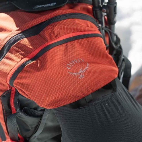 närbild på en Soelden Pro E2 Airbag Pack 32 lavinryggsäck (herr)