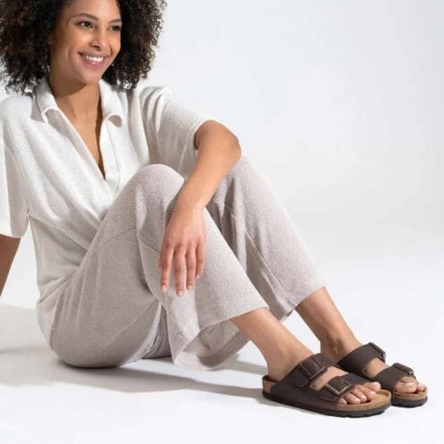 en modell bär Rohde 5577 sandaler (dam)