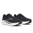 Ett par svarta Saucony Ride 18 Wide löparskor (herr)