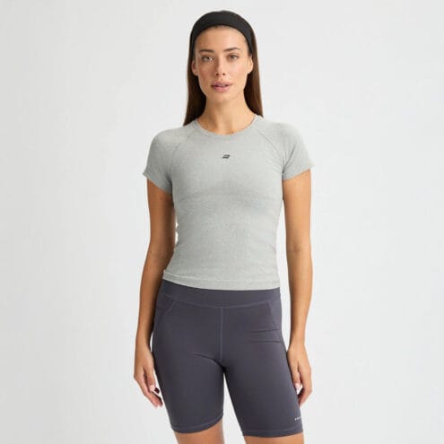 framsida av Röhnisch Seamless Flex Tee träningströja (dam)