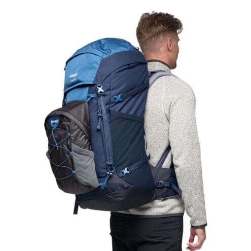 Bergans Trollhetta V5 75L ryggsäck (herr) med en dagsryggsäck på