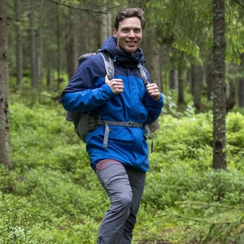 Bergans Vengetind 32L ryggsäck (unisex) på en man