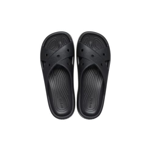 två par Crocs Classic Cross Strap sandaler (dam)