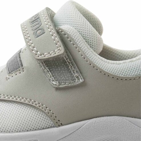 detaljer på en Reima Ekena sneakers (barn)
