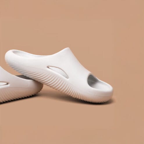 en lifestylebild på Crocs Mellow Recovery Slide (unisex)