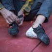 en modell använder Black Diamond Method S Climbing Shoes klätterskor (herr)