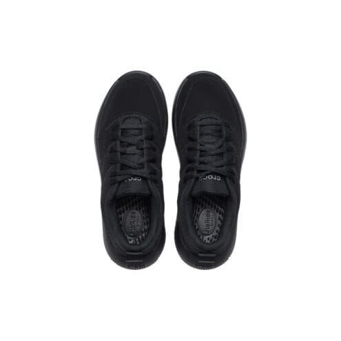 ovandel på ett par Crocs On The Clock Work sneakers (dam)