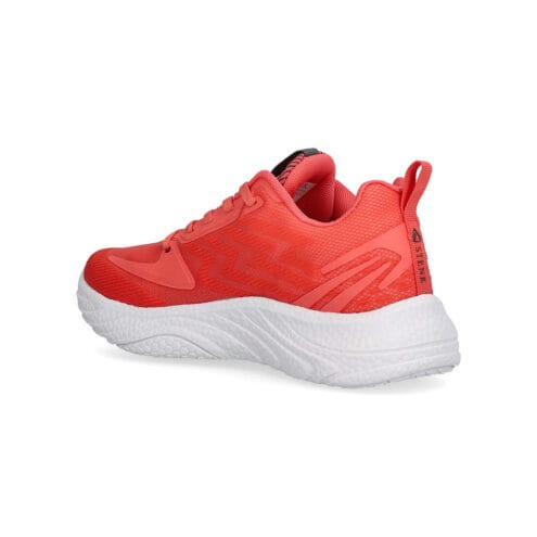 häl snett bakifrån på en Stenk Fors sneakers (dam)