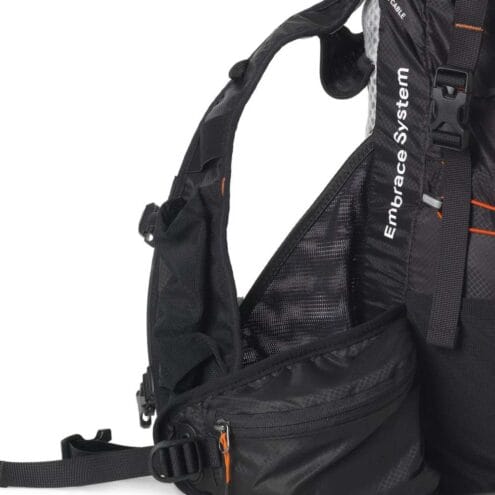 fickor på Silva Strive Mountain Pack 17+3L ryggsäck med väst (unisex)