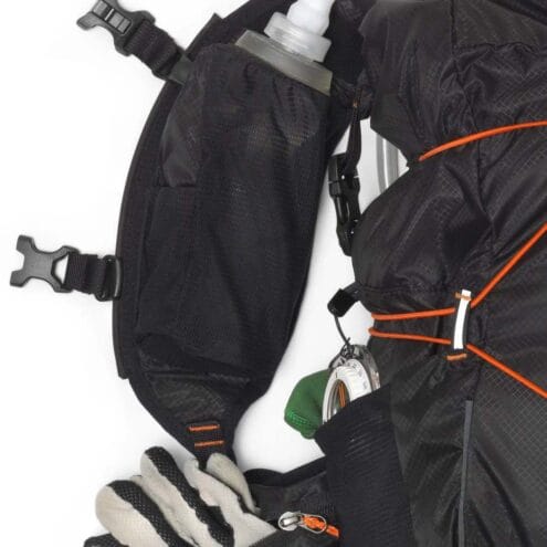 vattenflaska på Silva Strive Mountain Pack 17+3L ryggsäck med väst (unisex)