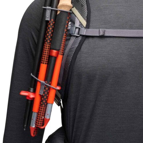 stavar fäst på en Black Diamond Trail Vista 28L alpinryggsäck (unisex)