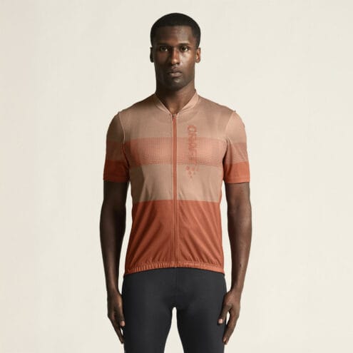 framsida av Craft Core Endur Logo Jersey cykeltröja (herr) på en modell