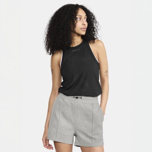 svart Craft Core Essence Mesh Singlet träningslinne (dam) på en modell