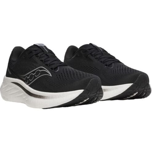 ett par Saucony Ride 18 Wide löparskor (dam)