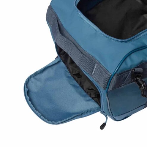 skofack på en Helly Hansen Scout Duffel bag L 70L