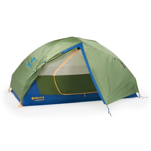 Marmot Tungsten kupoltält för 2 personer med en stängd dörr