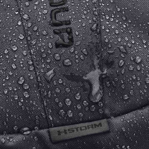 vattenavisande yta på Under Armour Hustle Lite vardagsryggsäck (unisex)