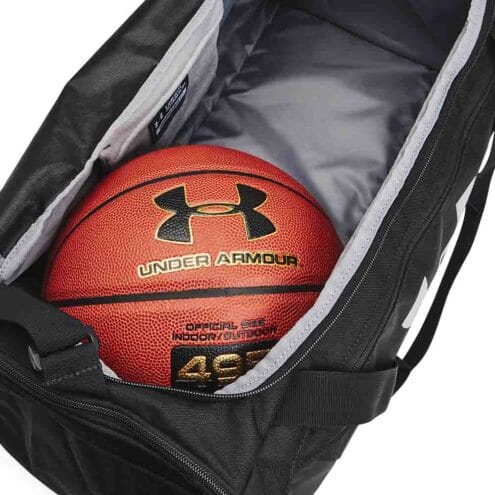 en öppen Under Armour Undeniable 5.0 Small träningsväska (unisex)