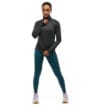 Hoka Glidetech Quarter Zip träningströja (dam) på en modell