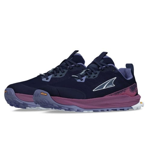 Ett par Altra Lone Peak 9+ traillöparskor (dam)