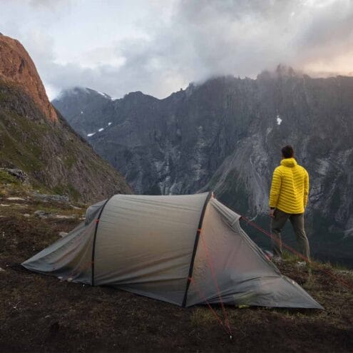 en lifestylebild på Bergans Romsdal tunneltält för 2 personer