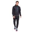 en mo0dell bär en svart bekväm Hoka Skyglow Half-Zip träningströja (herr)