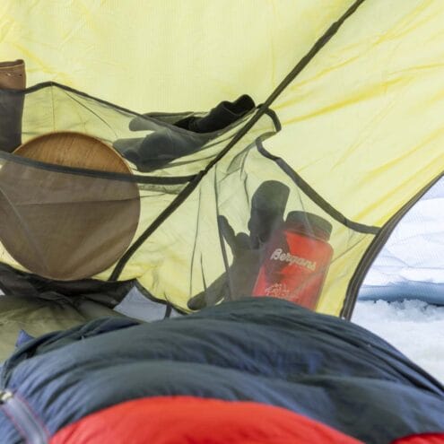 fickor i Bergans Wiglo LT v.2 kupoltält för 6 personer