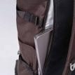 detaljer på en Sandqvist Icon Rolltop Backpack ryggsäck (unisex)
