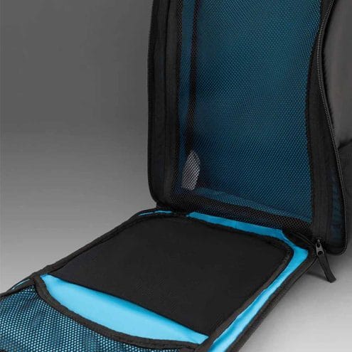 ett öppet huvudfack på 2XU Transition Backpack ryggsäck (unisex)