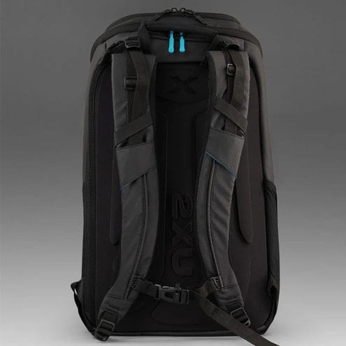 axelremmar på 2XU Transition Backpack ryggsäck (unisex)