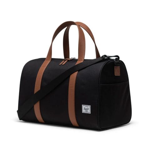 Herschel Novel Carry On Duffle väska 26,5 L (unisex)snett framifrån