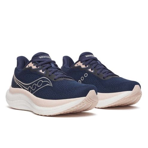 Saucony Triumph 23 löparskor (dam) snett framifrån